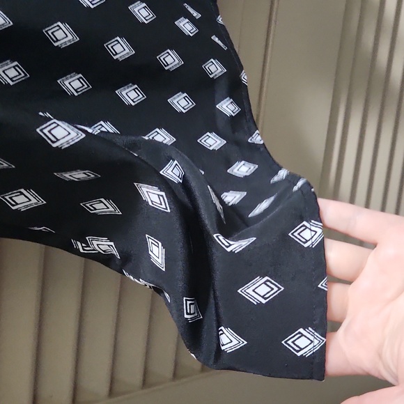 Xhilaration XL black and white dress with belt - Picture 4 of 5